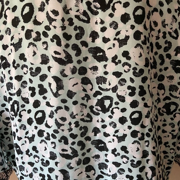 EST. 1946 Light Blue Leopard Black Lace Short Sleeve Blouse Size XL - Picture 4 of 7